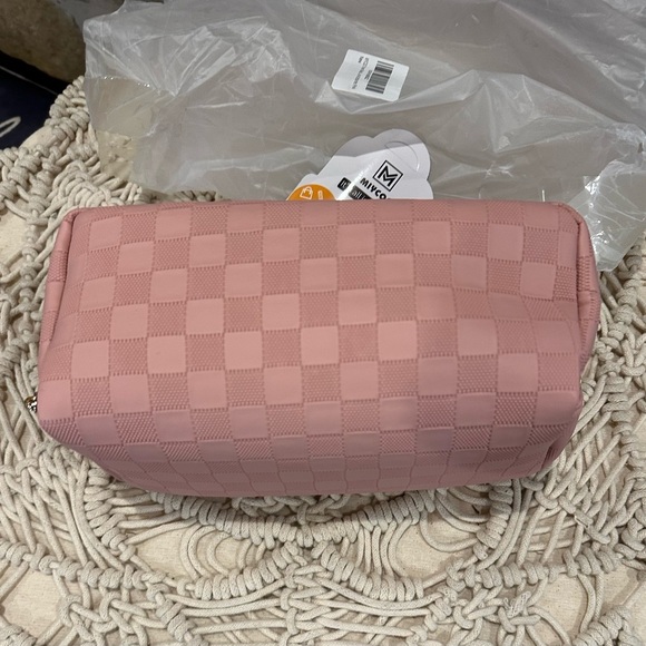 Pink Checkered Women's makeup/ toiletry Bag - Picture 4 of 13